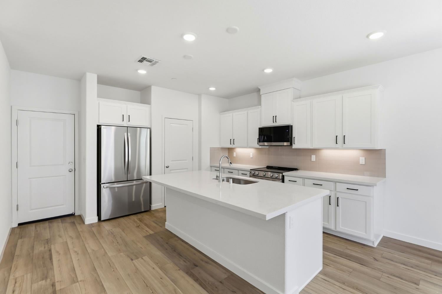 1013 Ginkgo Circle