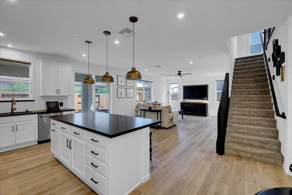 Photo of 11962 Granzella Way, Rancho Cordova, CA 95742 (MLS # 226032924)