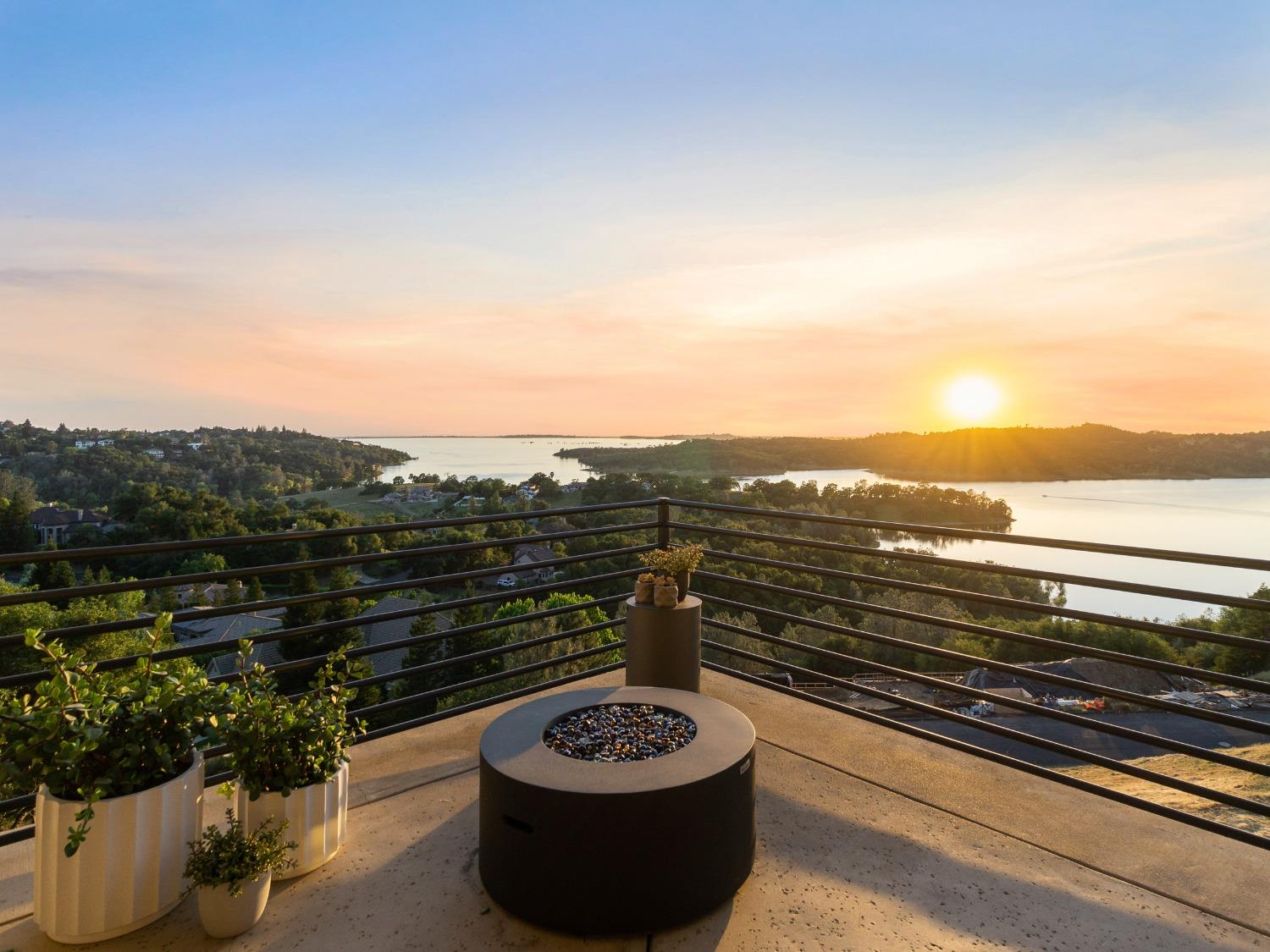 El Dorado Hills, California 95762, United States, 4 Bedrooms Bedrooms, ,4 BathroomsBathrooms,Residential,Active,168485