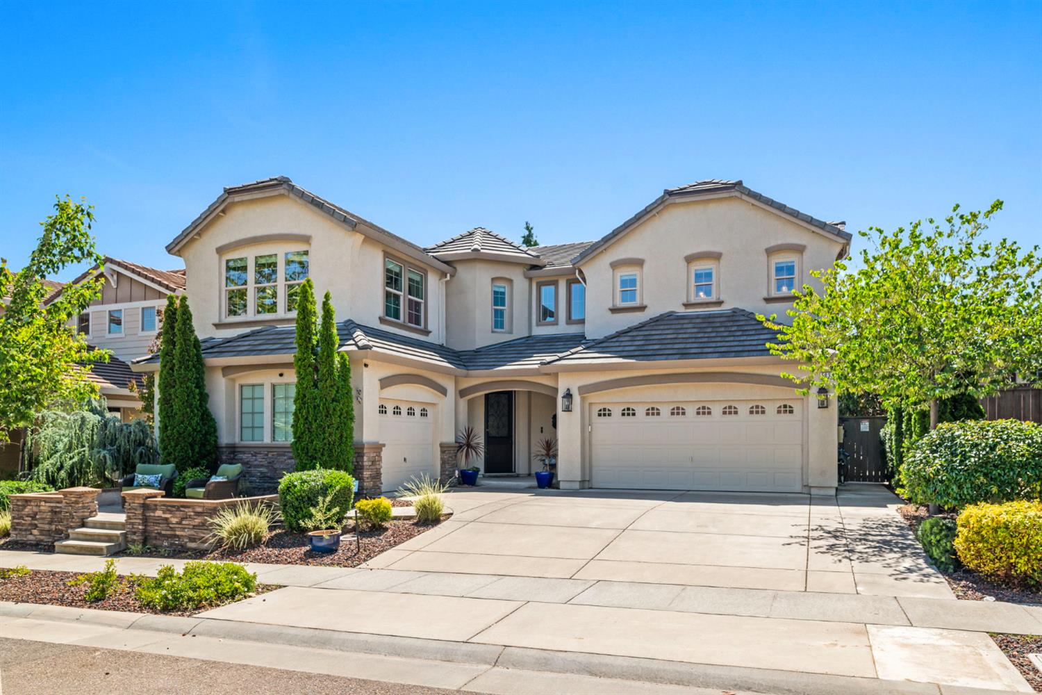 5033 Prairie Grass Way