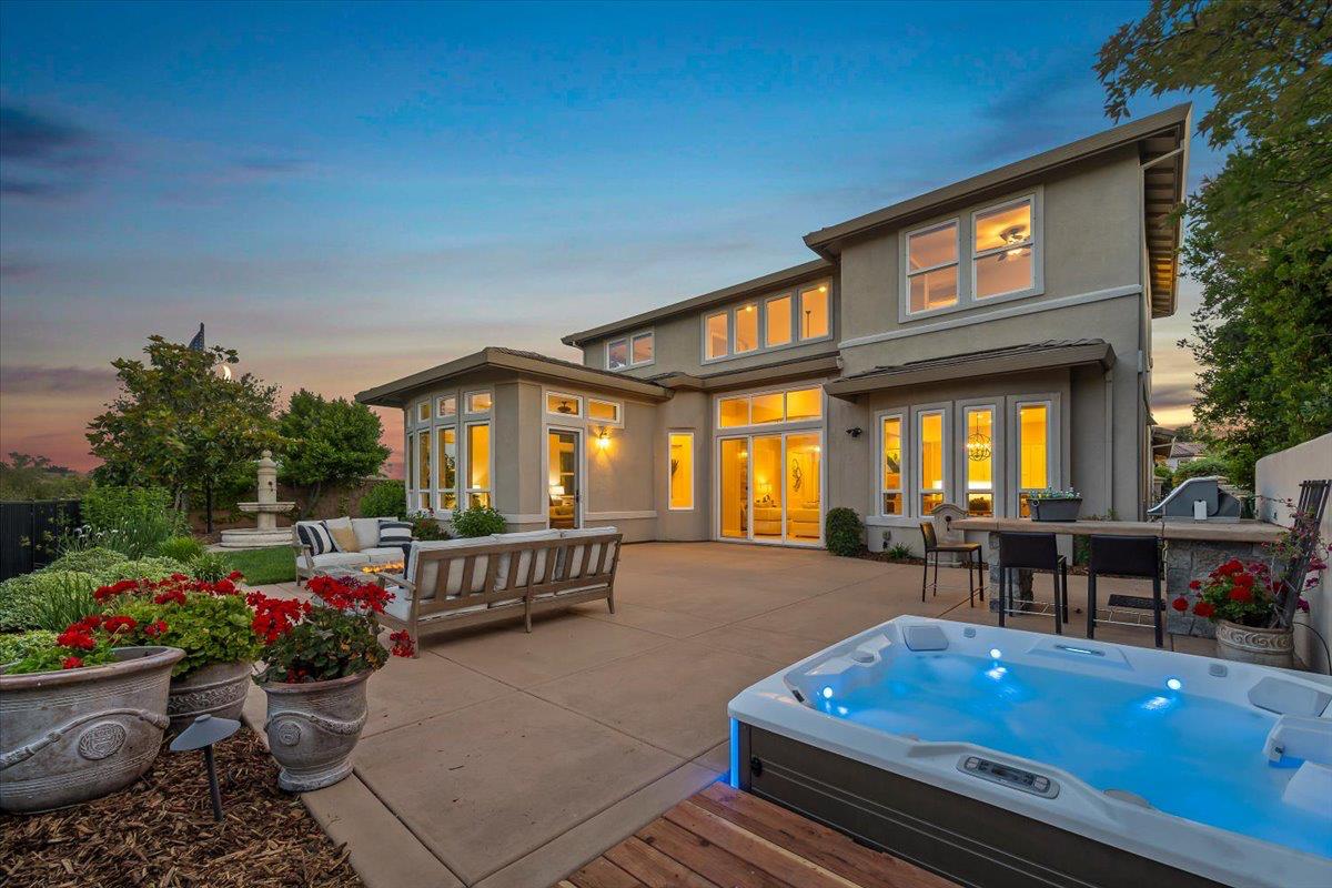 837 Royal Troon Place