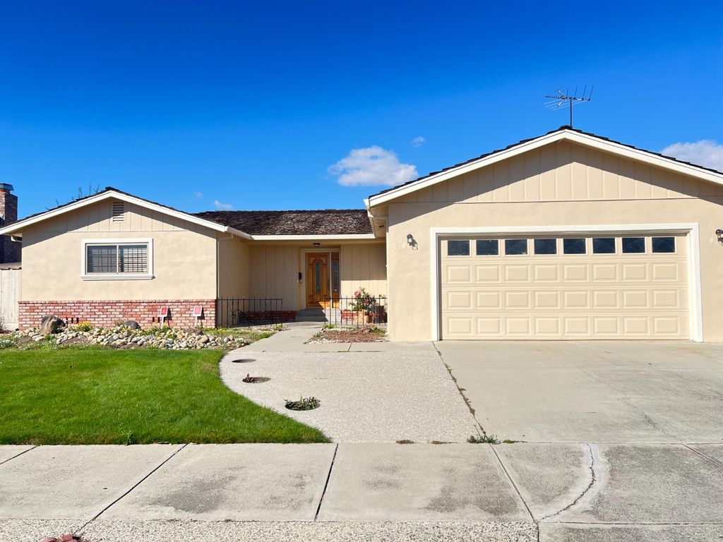 Photo of 720 C, Hollister, CA 95023 (MLS # 225134252)
