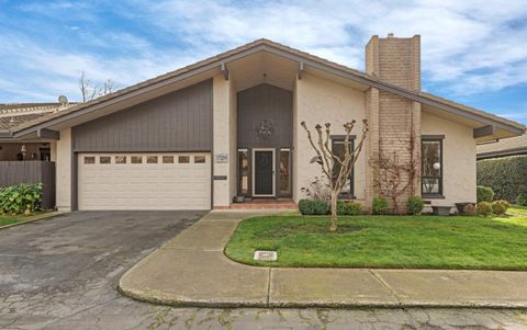 1729 Le Bec Court Lodi CA 95240