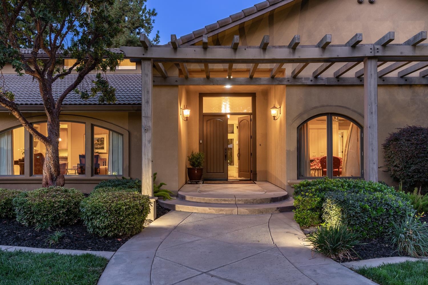 7108 Hillcrest Drive