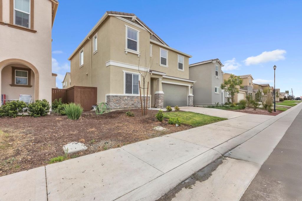 Photo of 3249 Garibaldi Drive, Roseville, CA 95747 (MLS # 225119227)