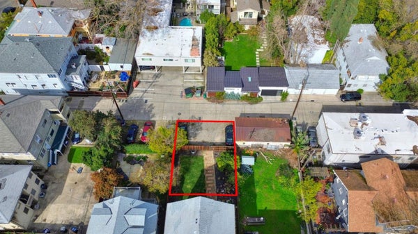 2220 GOVERNMENT ALY, SACRAMENTO, CA 95816 - Image 1567d9746dbcda7e09a4331aee40bb1e/2153593092