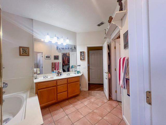 Stockton, California 95209, United States, 4 Bedrooms Bedrooms, ,3 BathroomsBathrooms,Residential,Active,192735