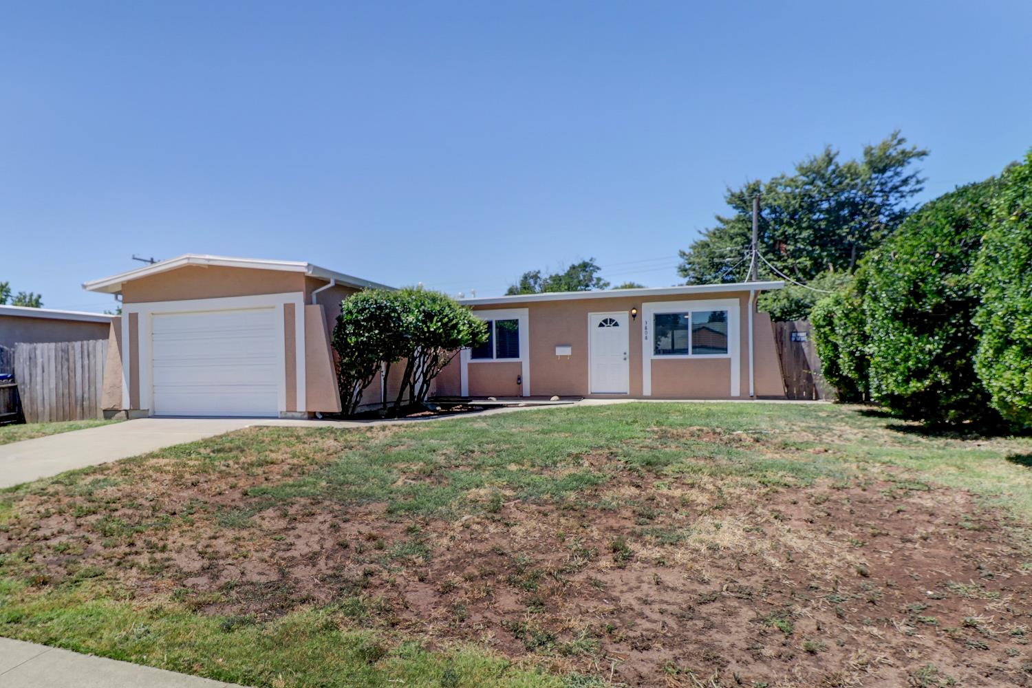 3808 Moonbeam Drive