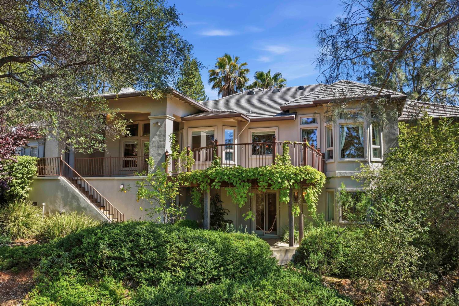 1109 Holly Leaf Lane