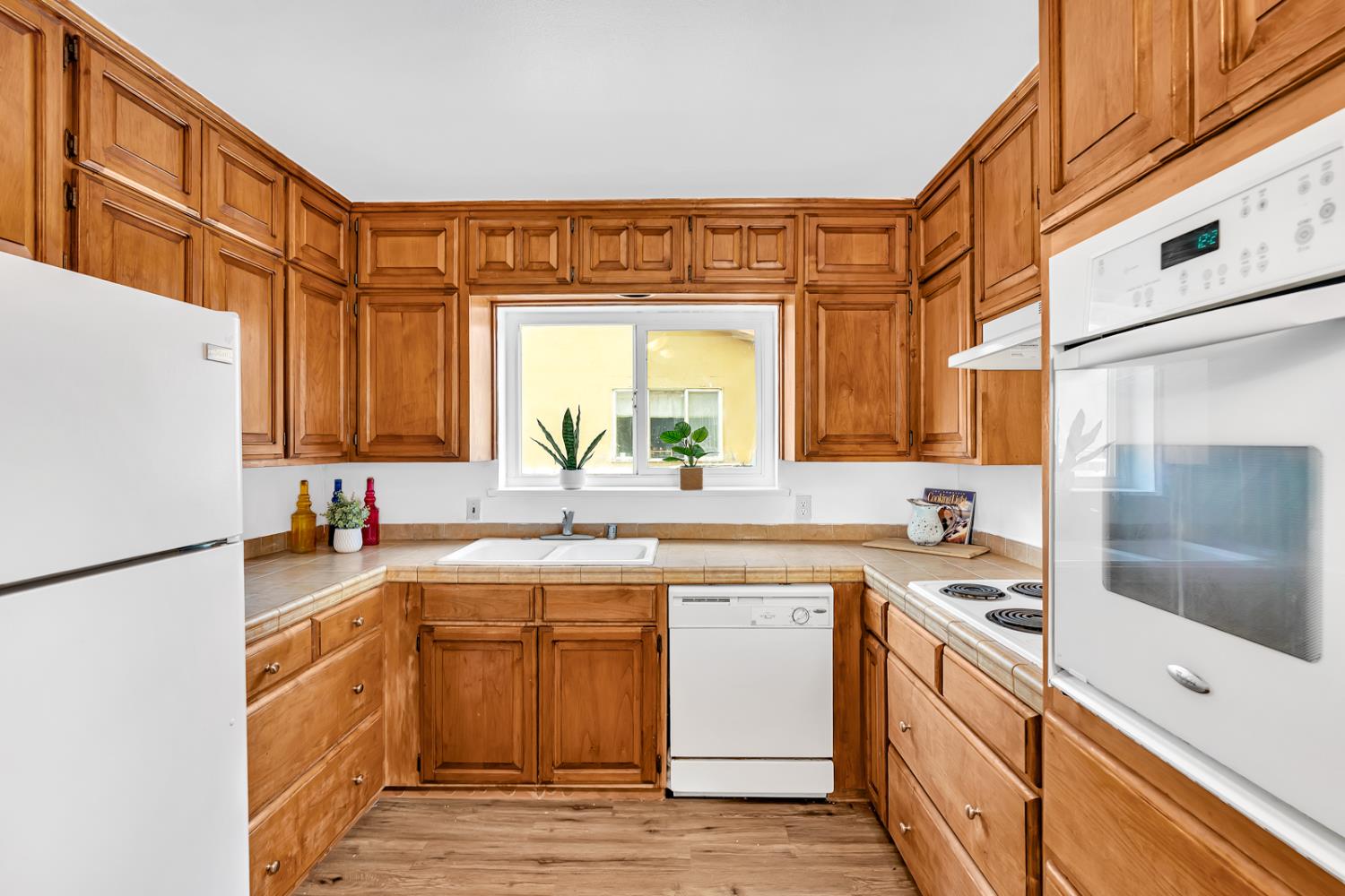 Los Banos, California 93635, United States, 3 Bedrooms Bedrooms, ,2 BathroomsBathrooms,Residential,Active,221538