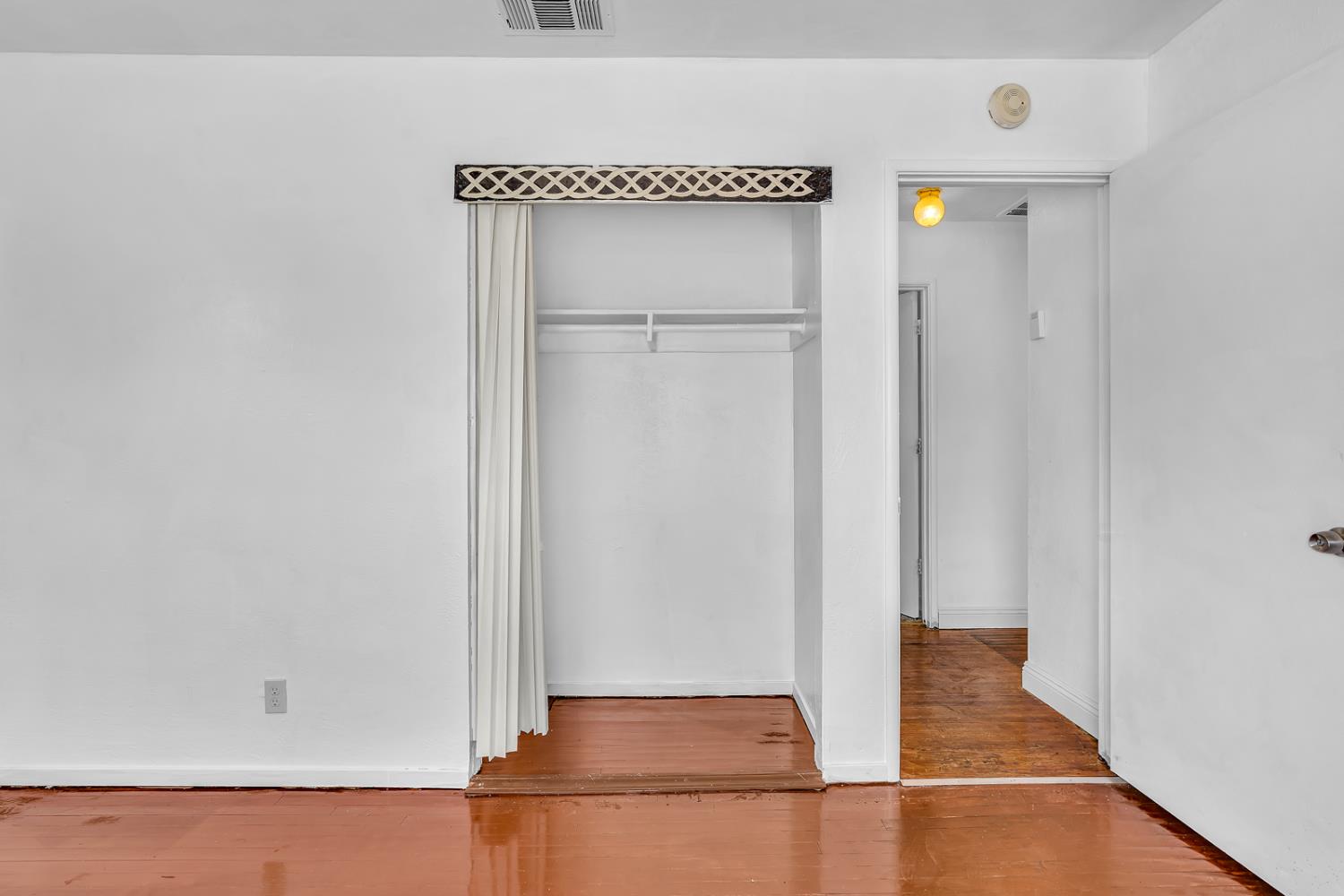 Los Banos, California 93635, United States, 3 Bedrooms Bedrooms, ,2 BathroomsBathrooms,Residential,Active,221538