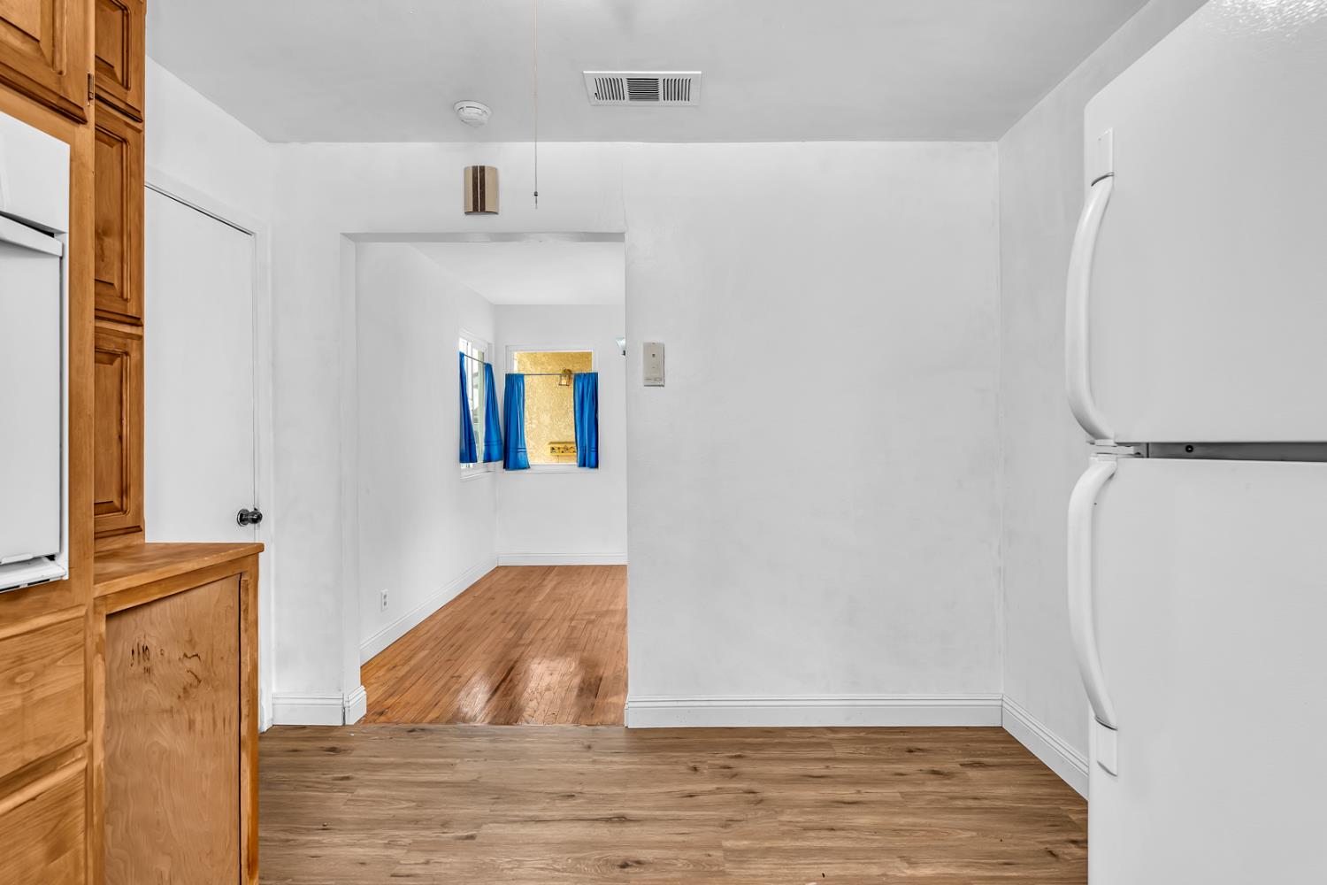 Los Banos, California 93635, United States, 3 Bedrooms Bedrooms, ,2 BathroomsBathrooms,Residential,Active,221538