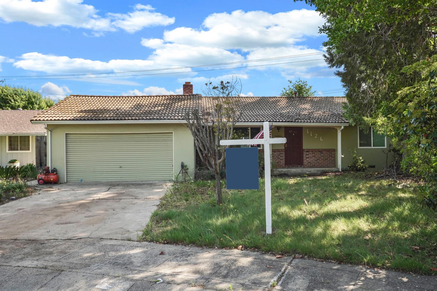 1126 Lake Home Drive