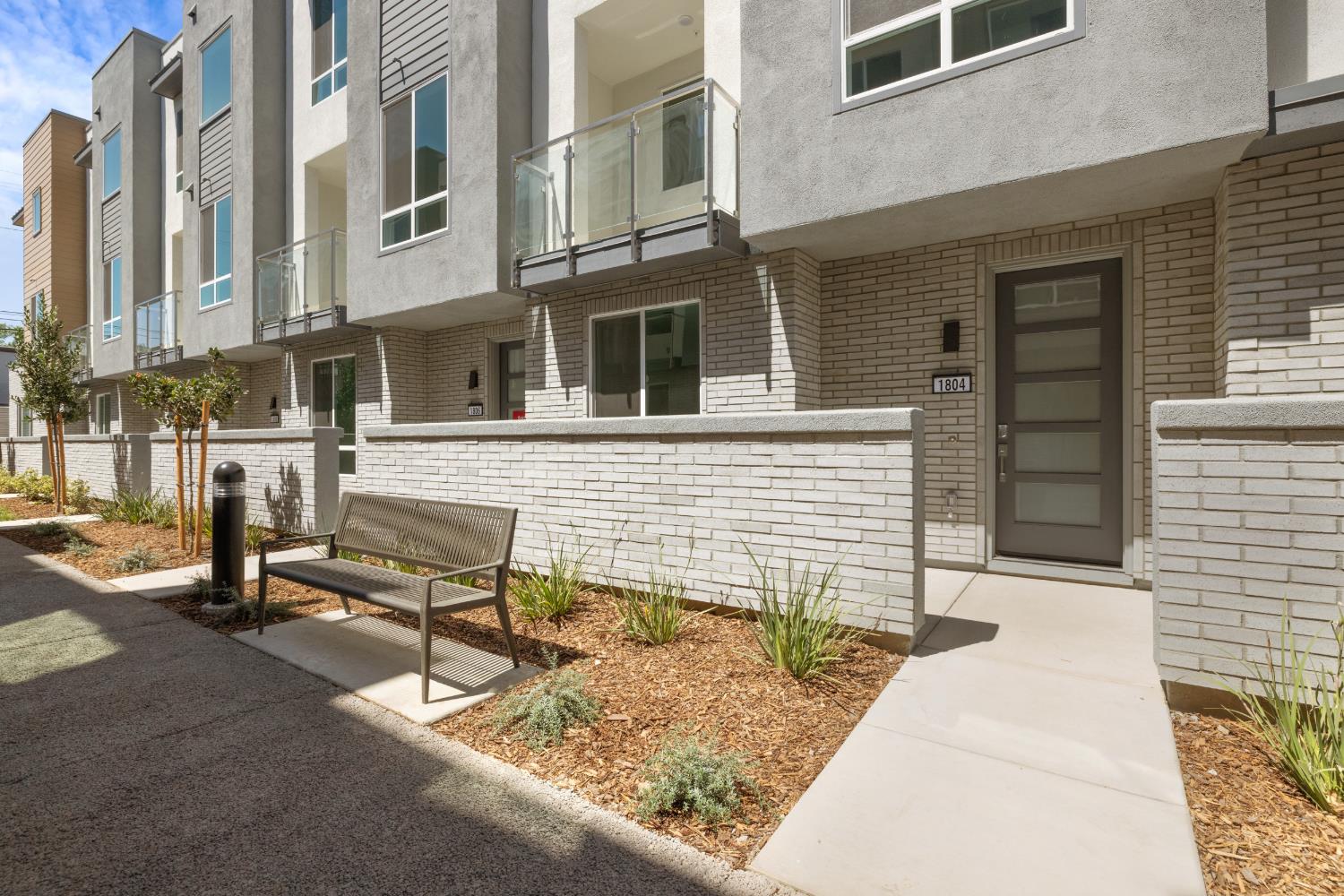 1804 Loft Walk