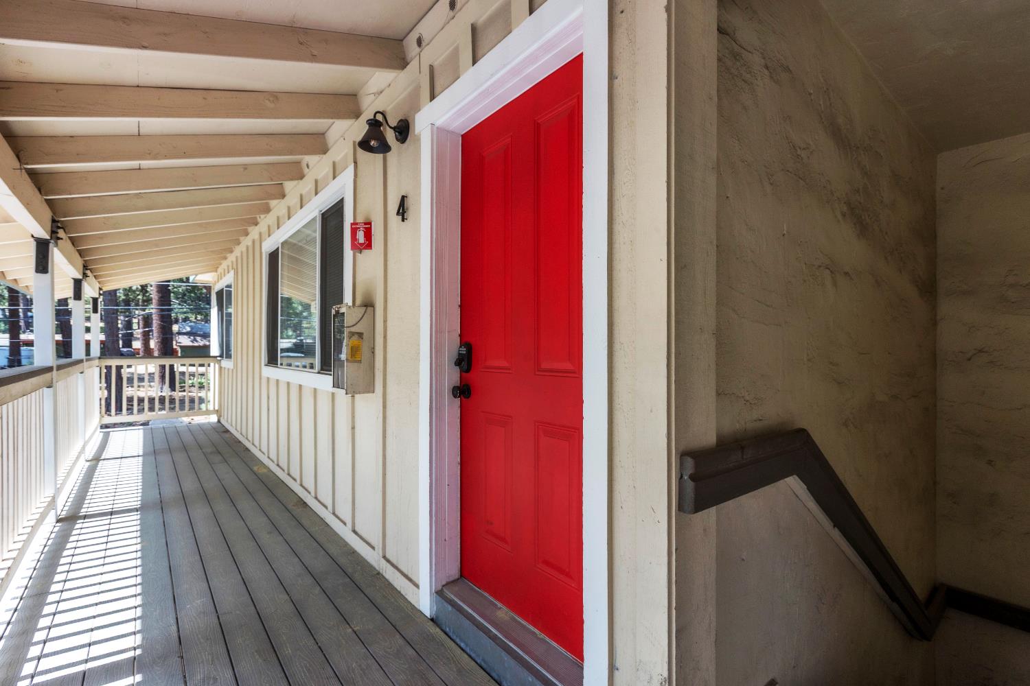 673 James Avenue