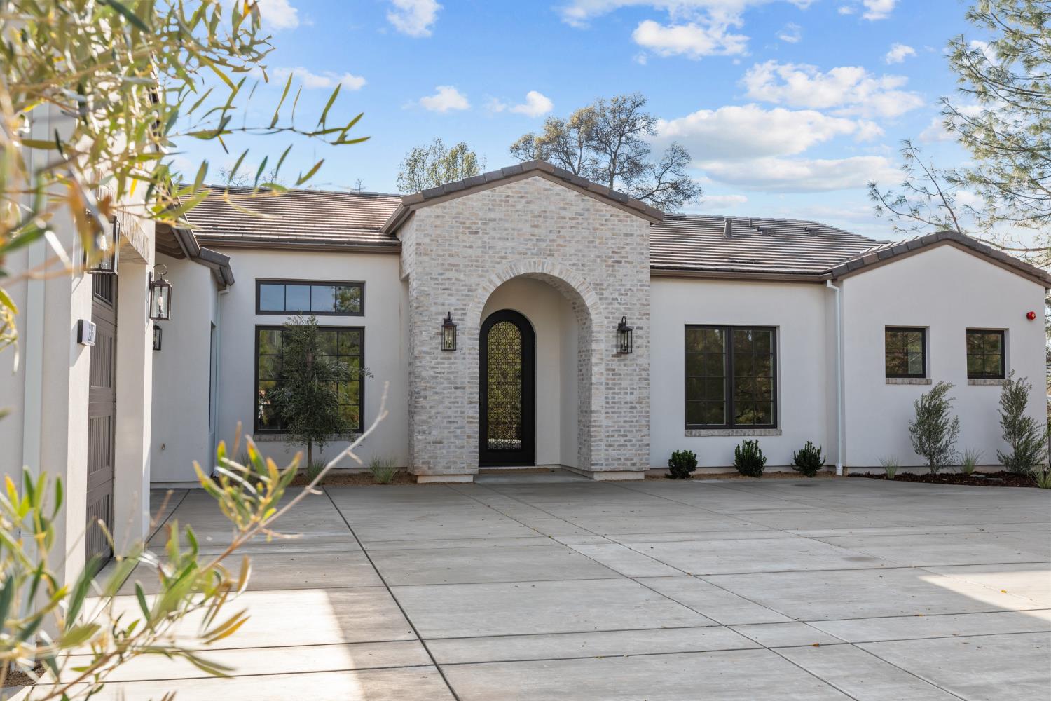 23672 Darkhorse Drive