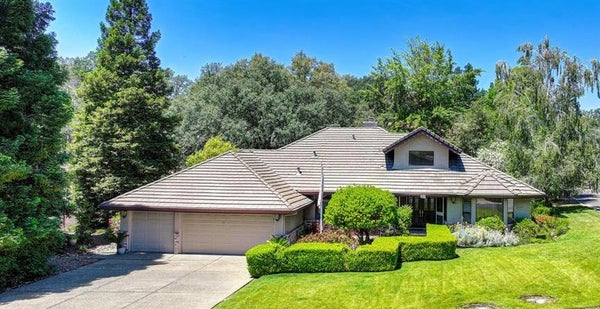 6400 LAGO CIR, RANCHO MURIETA, CA 95683 - Image 15febcf8ae98db1641ec9ef26c22e4de/1457740557