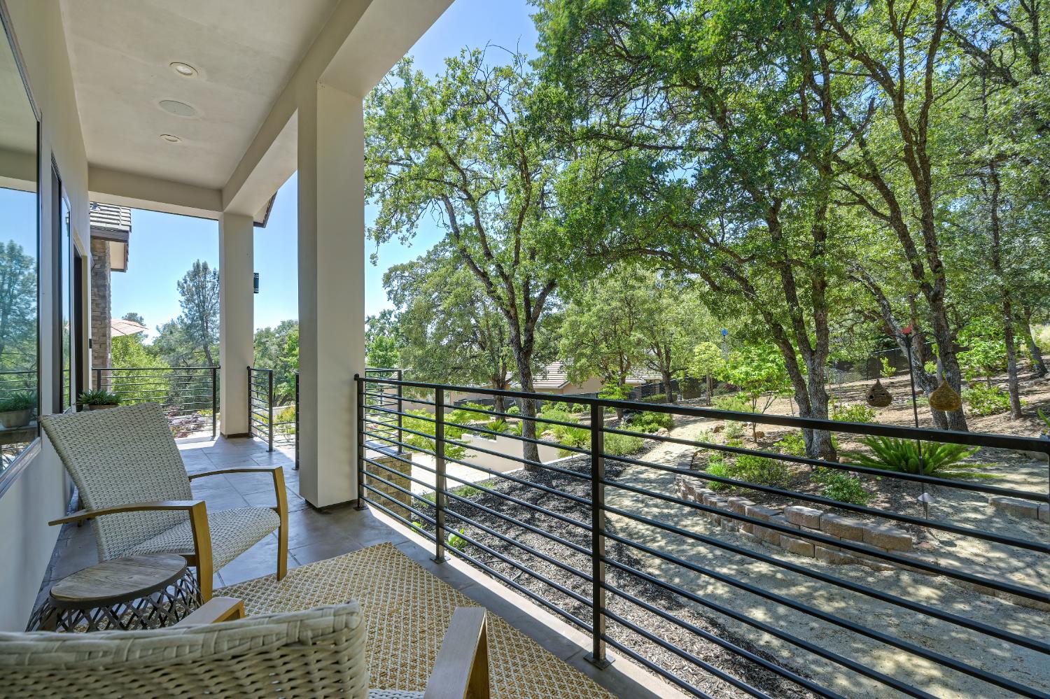 720 Deerbrooke Trail