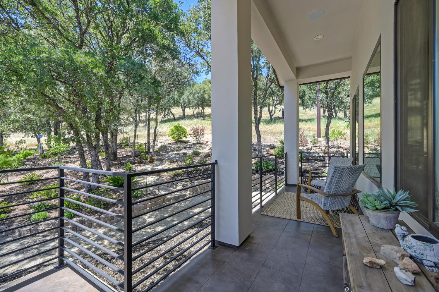 720 Deerbrooke Trail