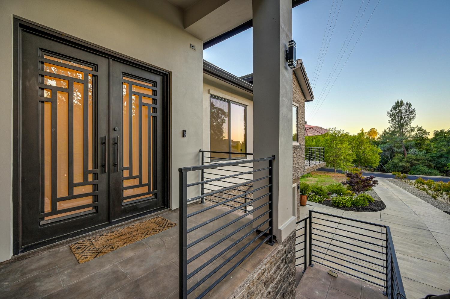 720 Deerbrooke Trail