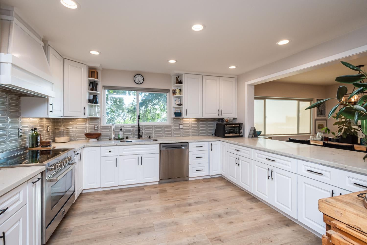 10381 Blue Light Lane
