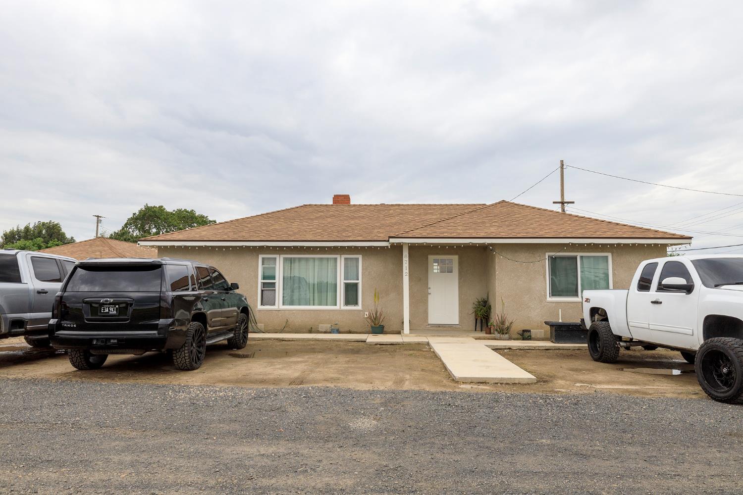 8712 Yosemite Boulevard