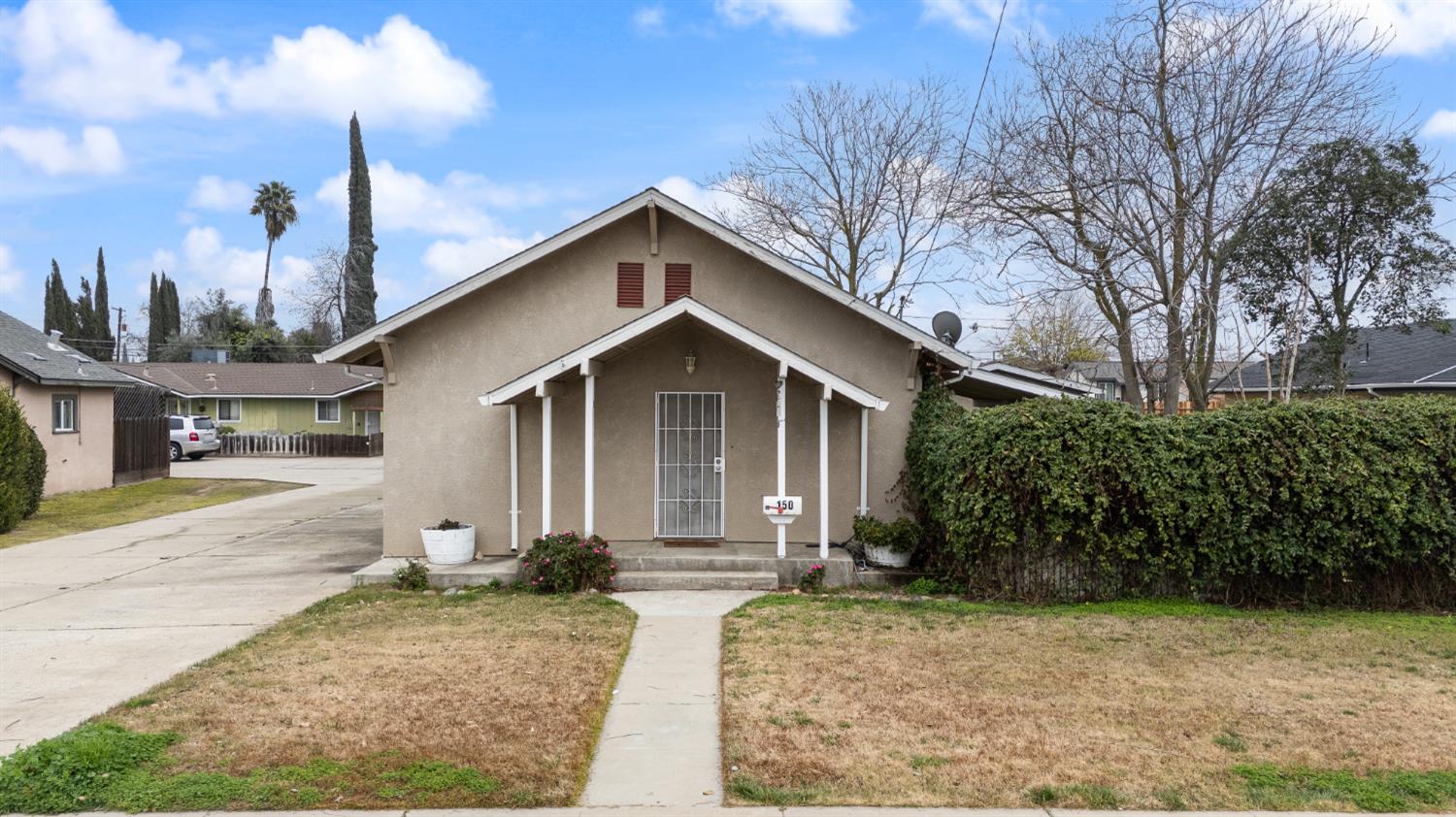 150 N Acacia