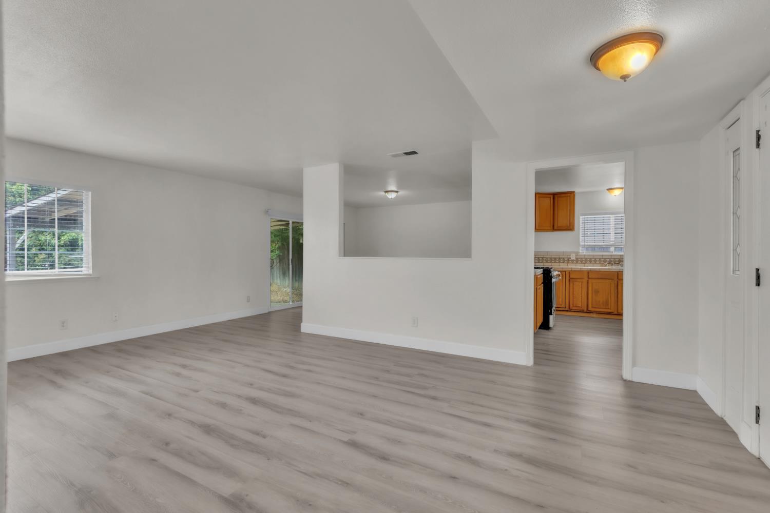 5890 Hollyhurst Way