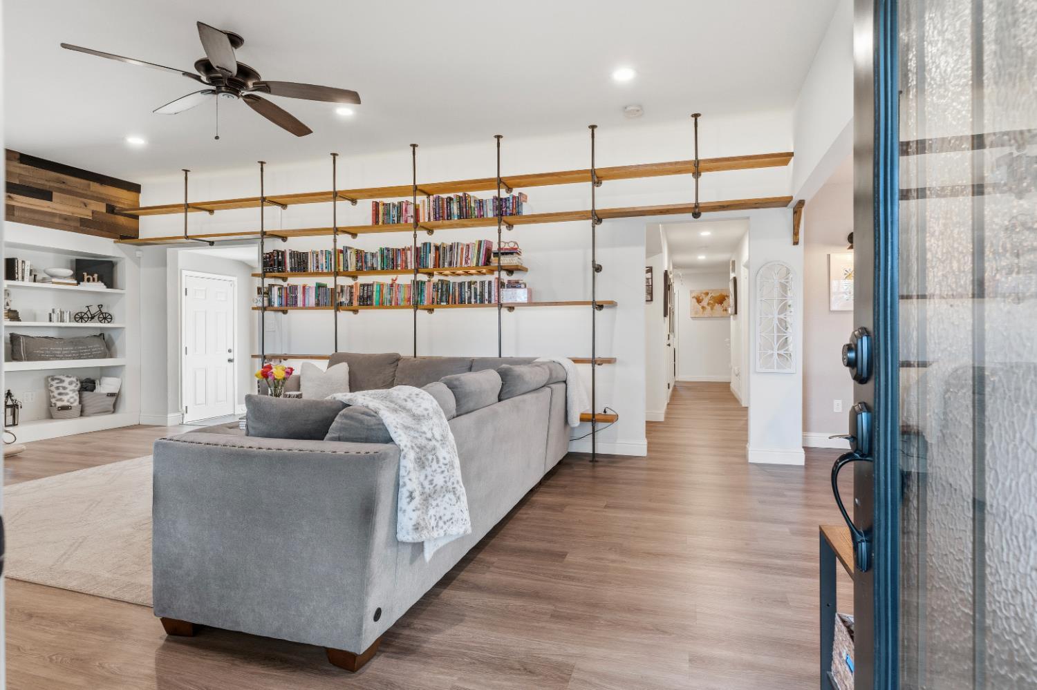 33 E pine