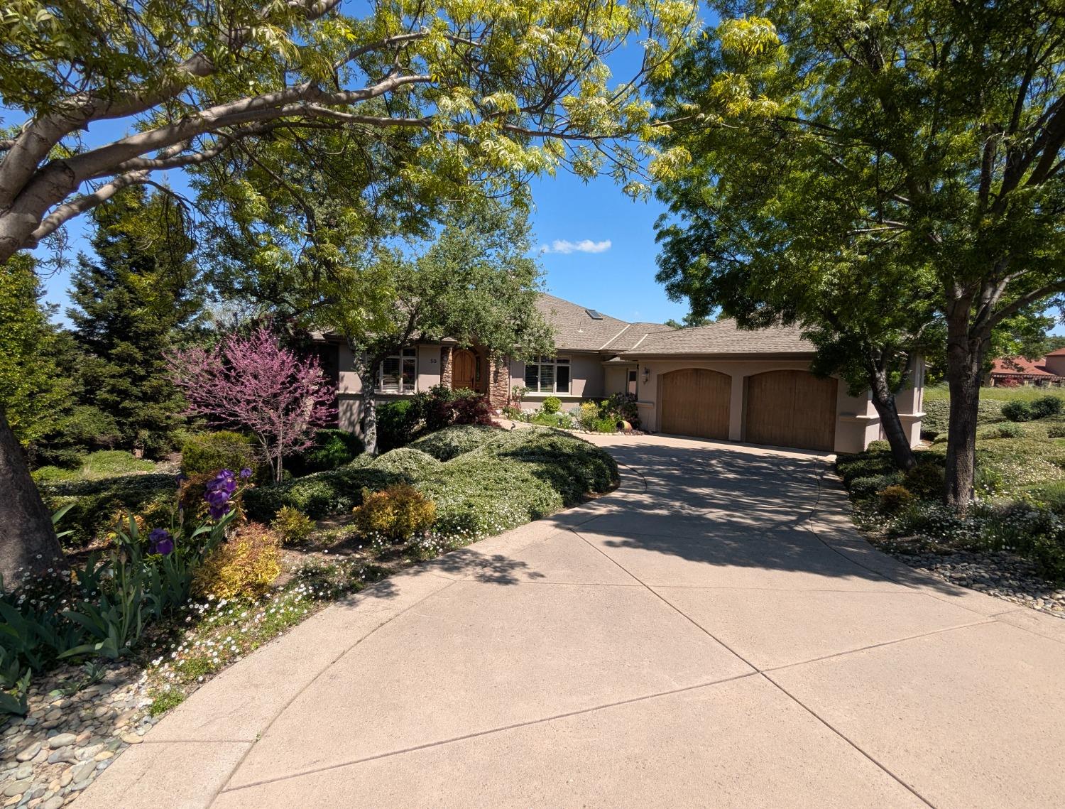 50 Knolls Court