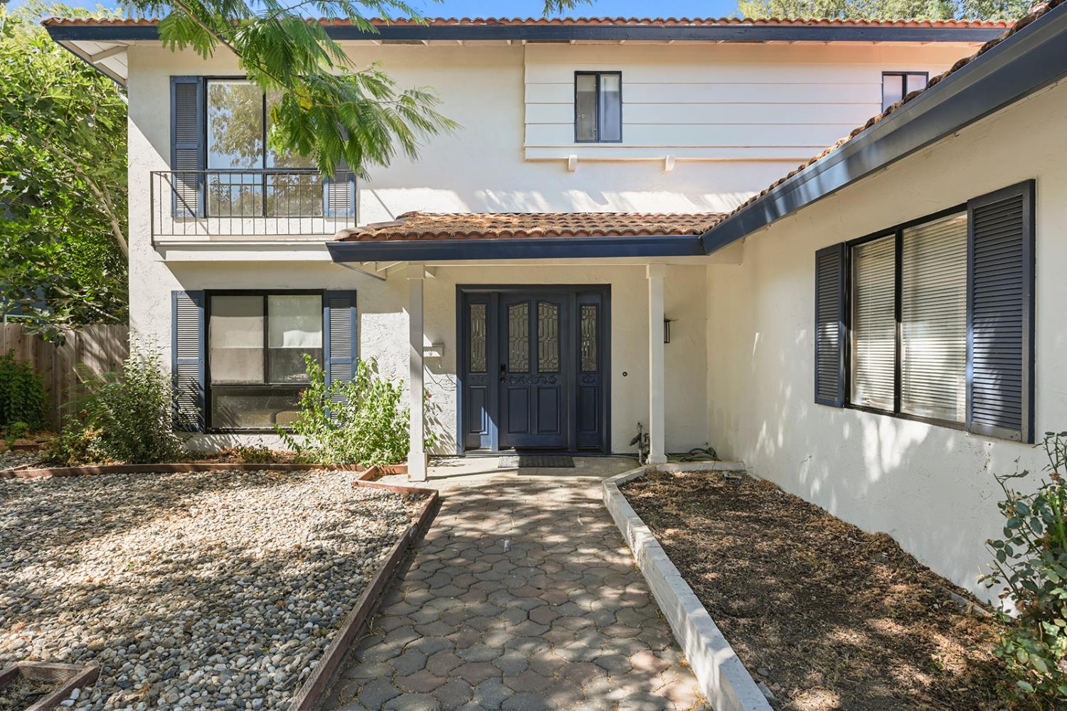 4121 Vista Way