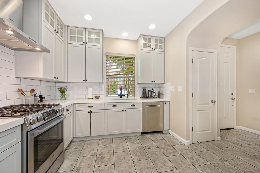 6137 Rolkingham Lane