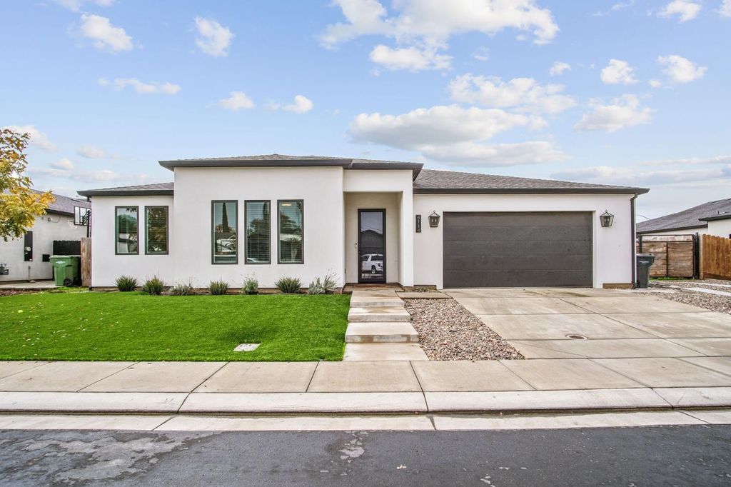 Photo of 4114 Valkommen Drive, Denair, CA 95316 (MLS # 225146139)