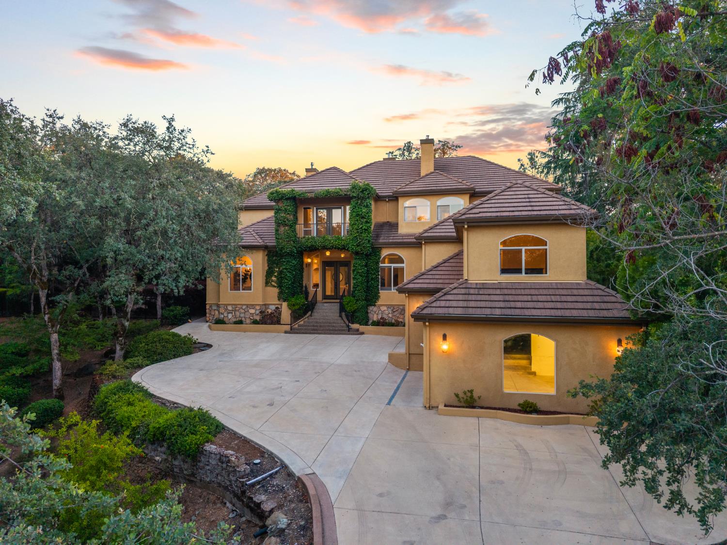 4044 Albert Circle
