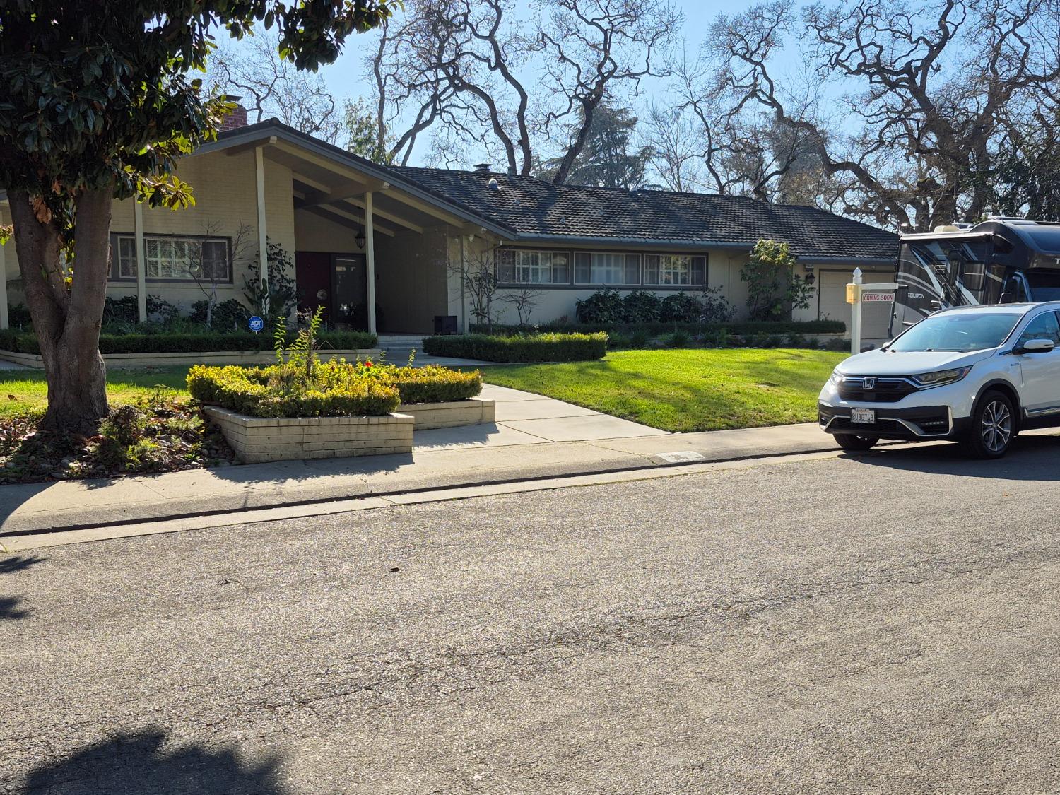 2140 Pennington Court