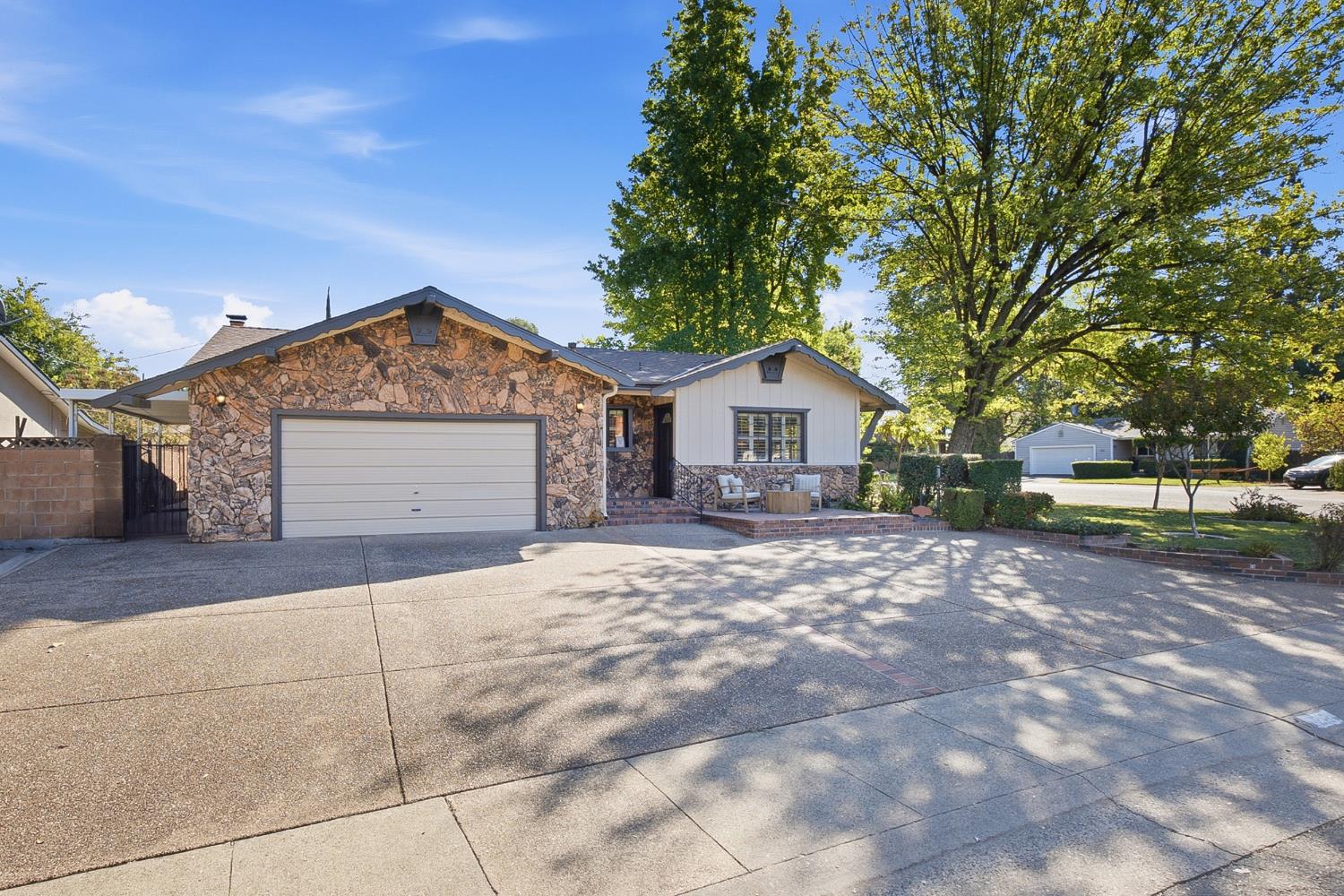 316 Evelyn Avenue