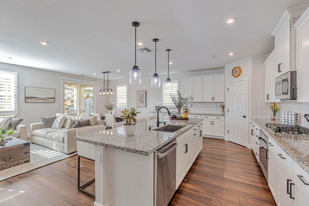 Photo of 8298 Courage Drive, Sacramento, CA 95829 (MLS # 225119498)