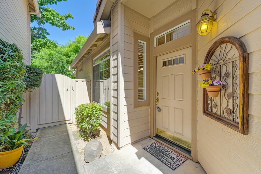 8127 Heritage Meadow Lane