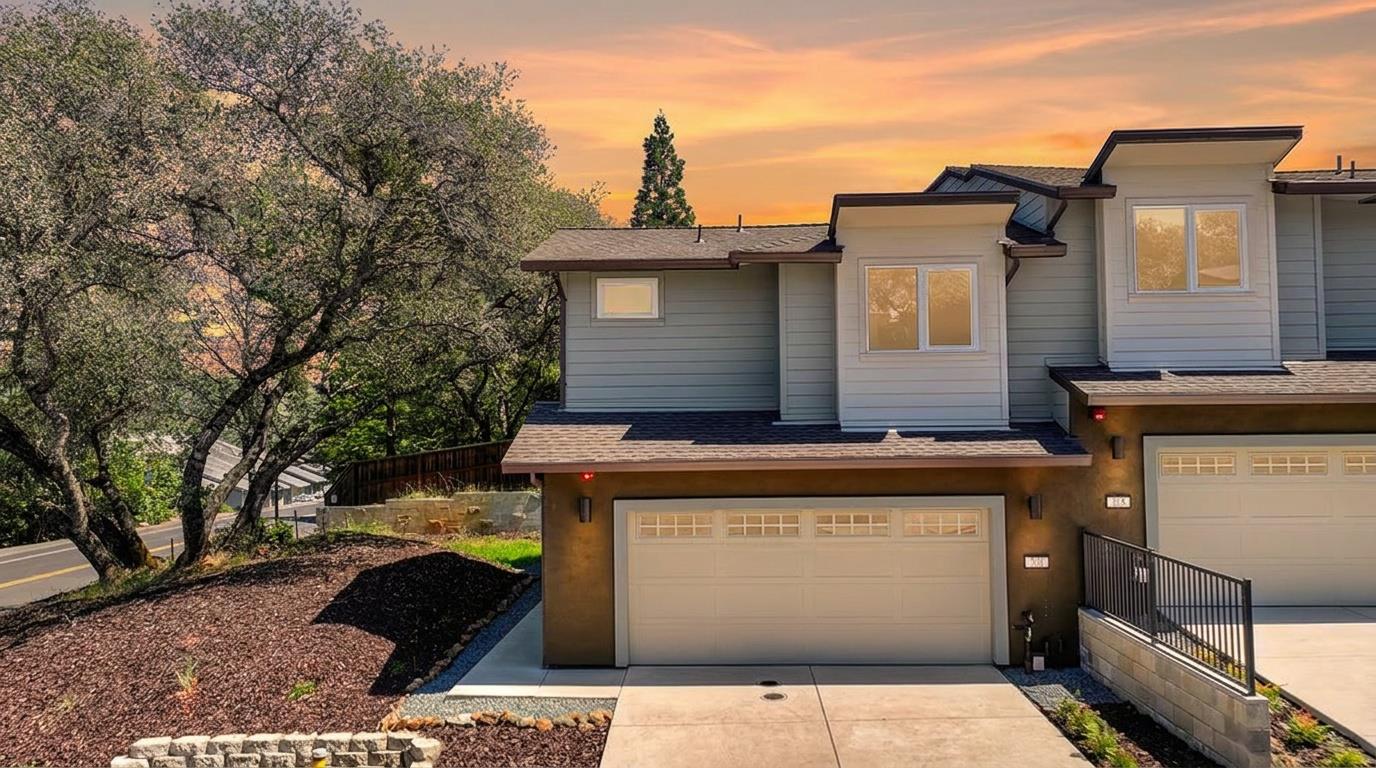201 Lago Drive B5
