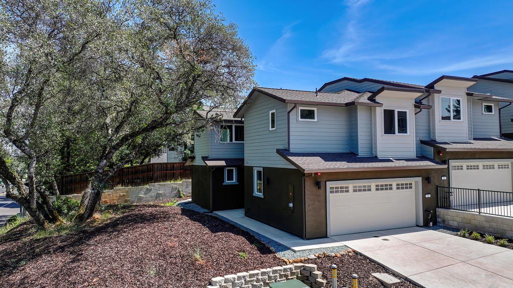 201 Lago Drive B5