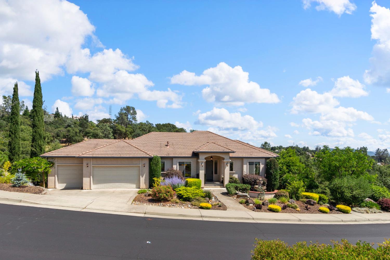 763 Deerbrooke Trail