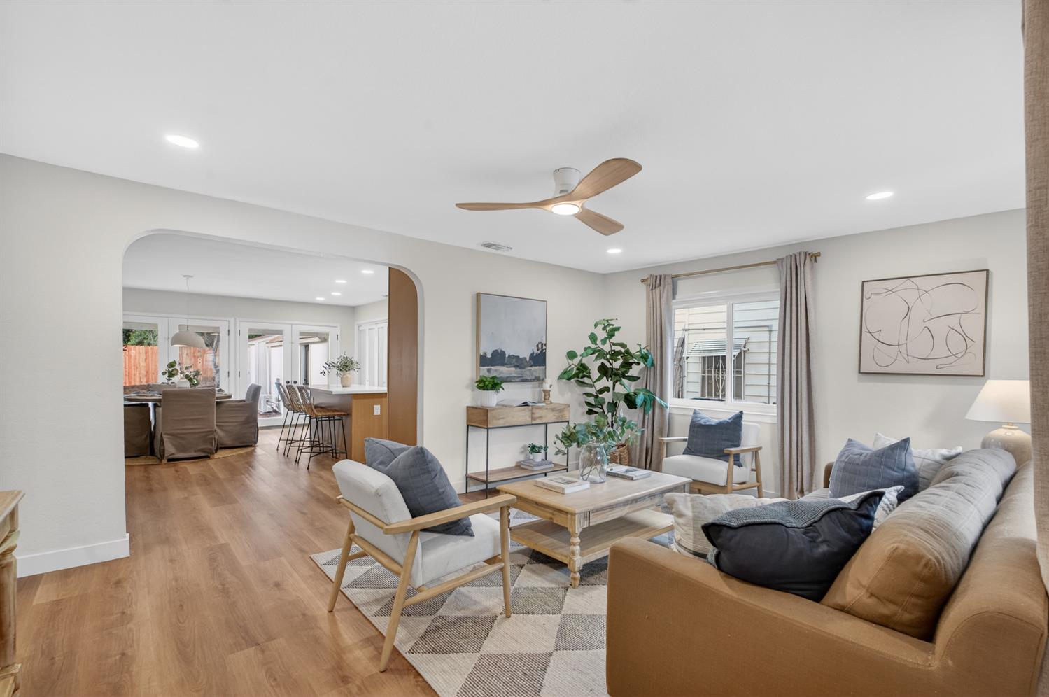 2121 Royal Oaks Drive