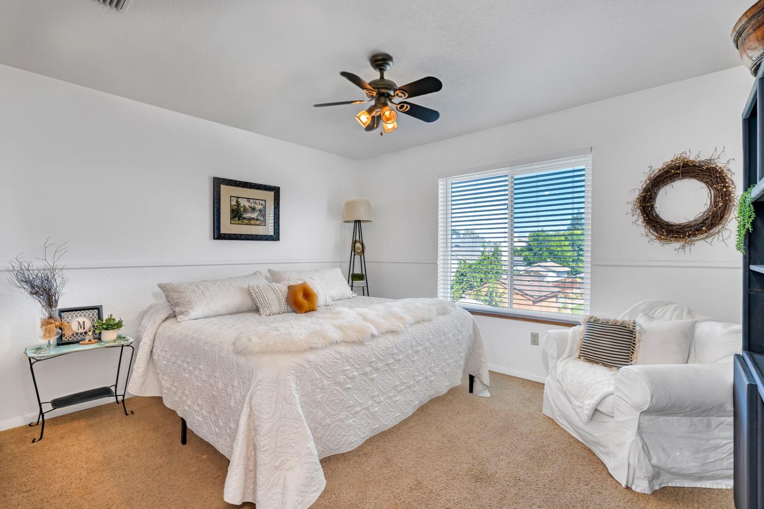 Los Banos, California 93635, United States, 4 Bedrooms Bedrooms, ,3 BathroomsBathrooms,Residential,Active,201012