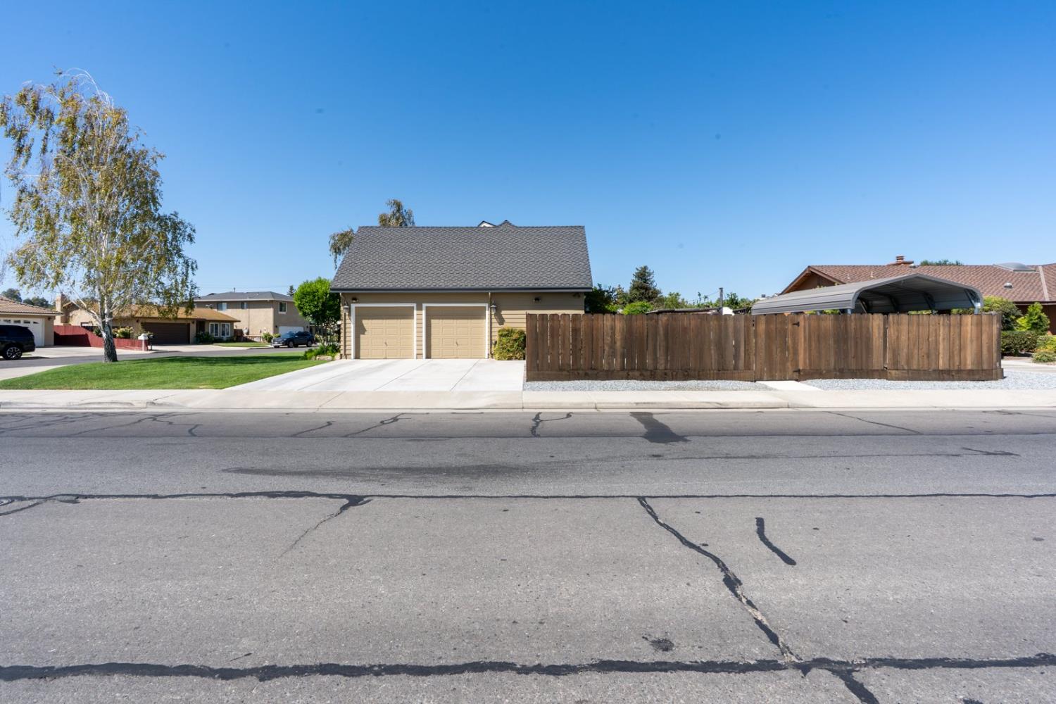 Los Banos, California 93635, United States, 4 Bedrooms Bedrooms, ,3 BathroomsBathrooms,Residential,Active,201012