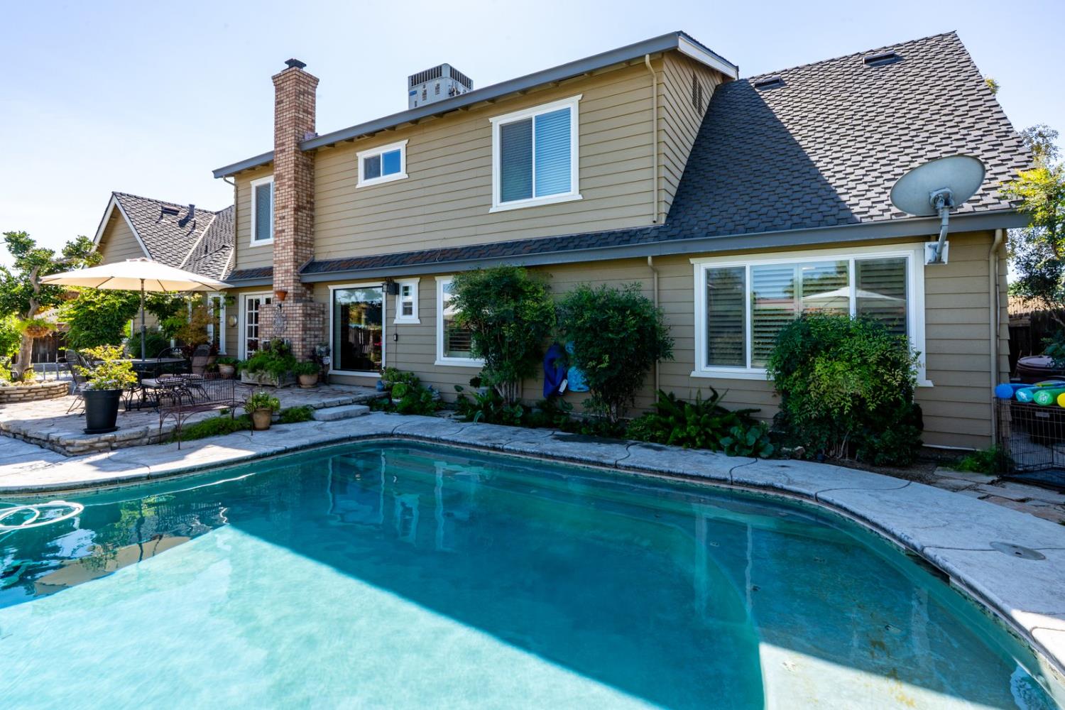 Los Banos, California 93635, United States, 4 Bedrooms Bedrooms, ,3 BathroomsBathrooms,Residential,Active,201012