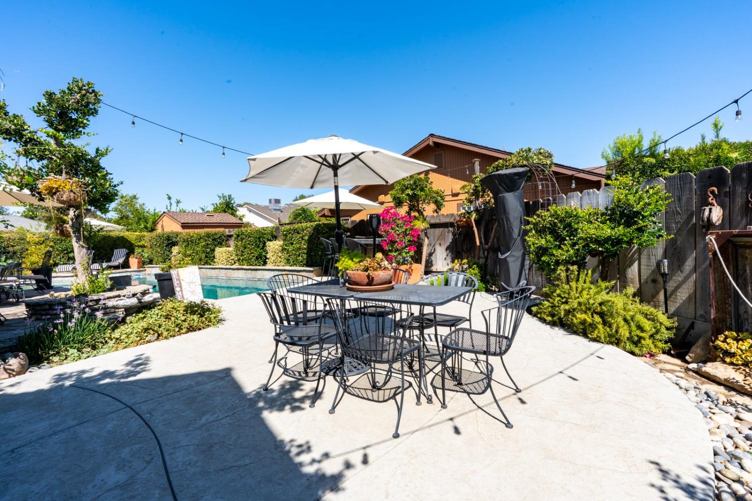 Los Banos, California 93635, United States, 4 Bedrooms Bedrooms, ,3 BathroomsBathrooms,Residential,Active,201012