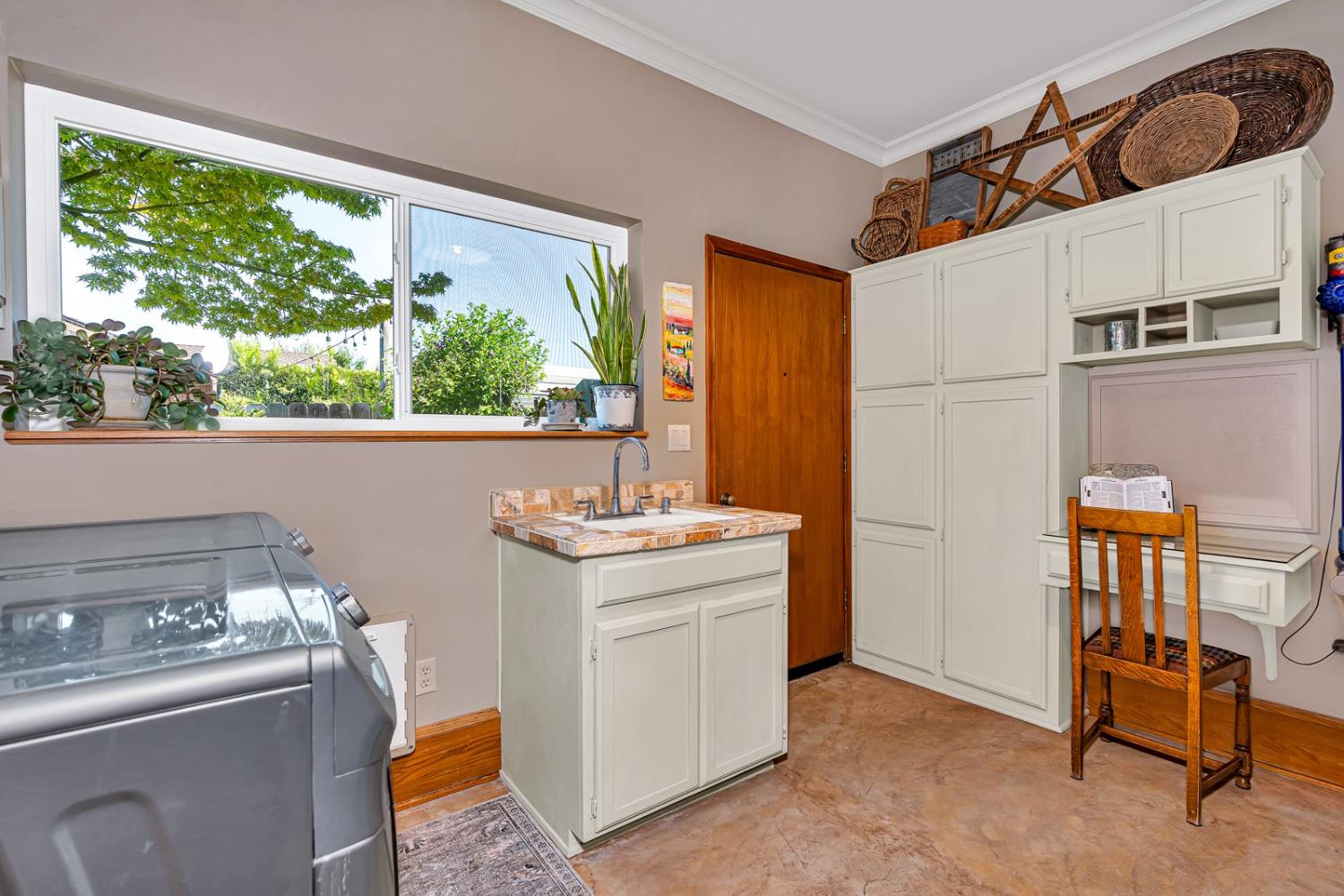 Los Banos, California 93635, United States, 4 Bedrooms Bedrooms, ,3 BathroomsBathrooms,Residential,Active,201012