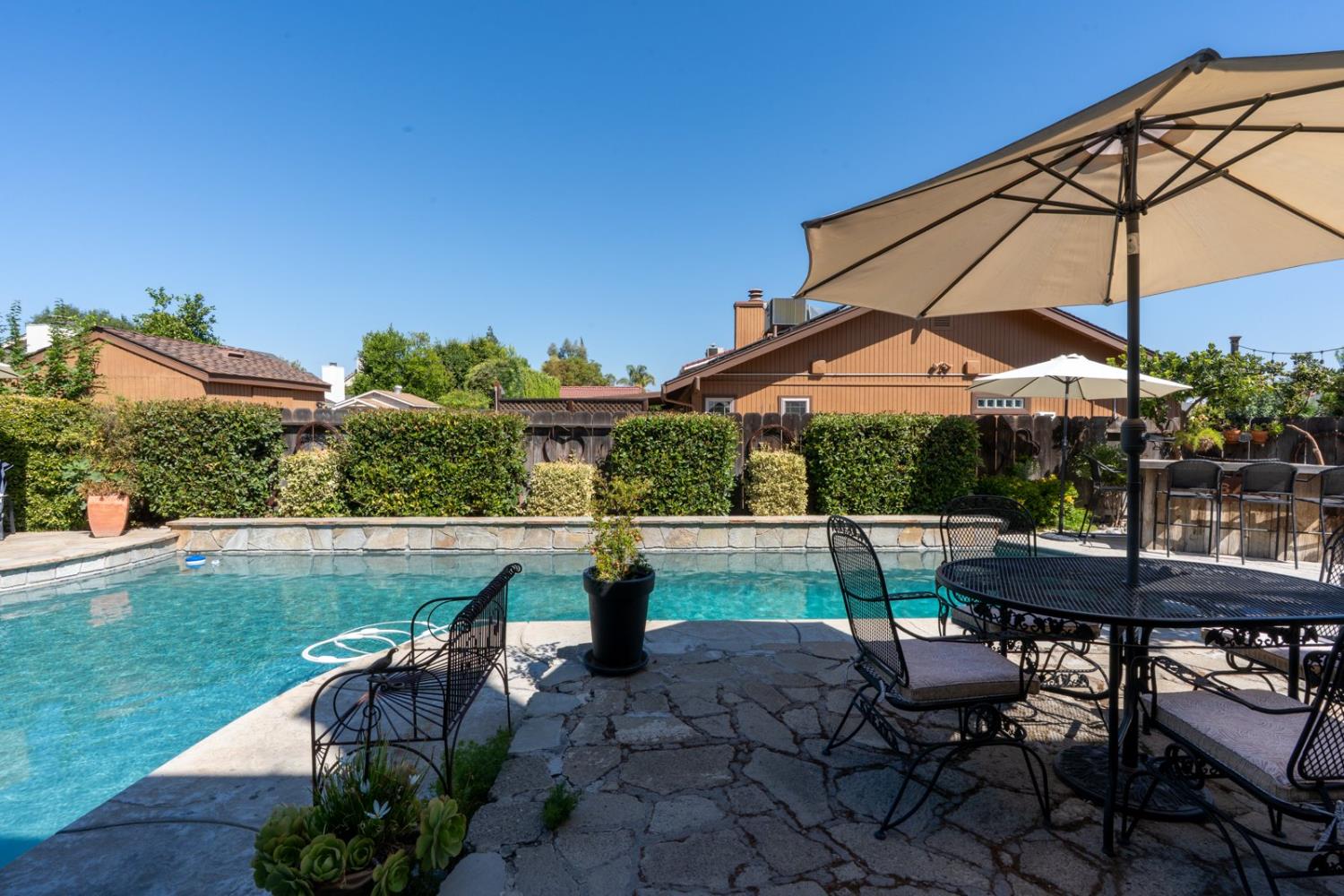 Los Banos, California 93635, United States, 4 Bedrooms Bedrooms, ,3 BathroomsBathrooms,Residential,Active,201012