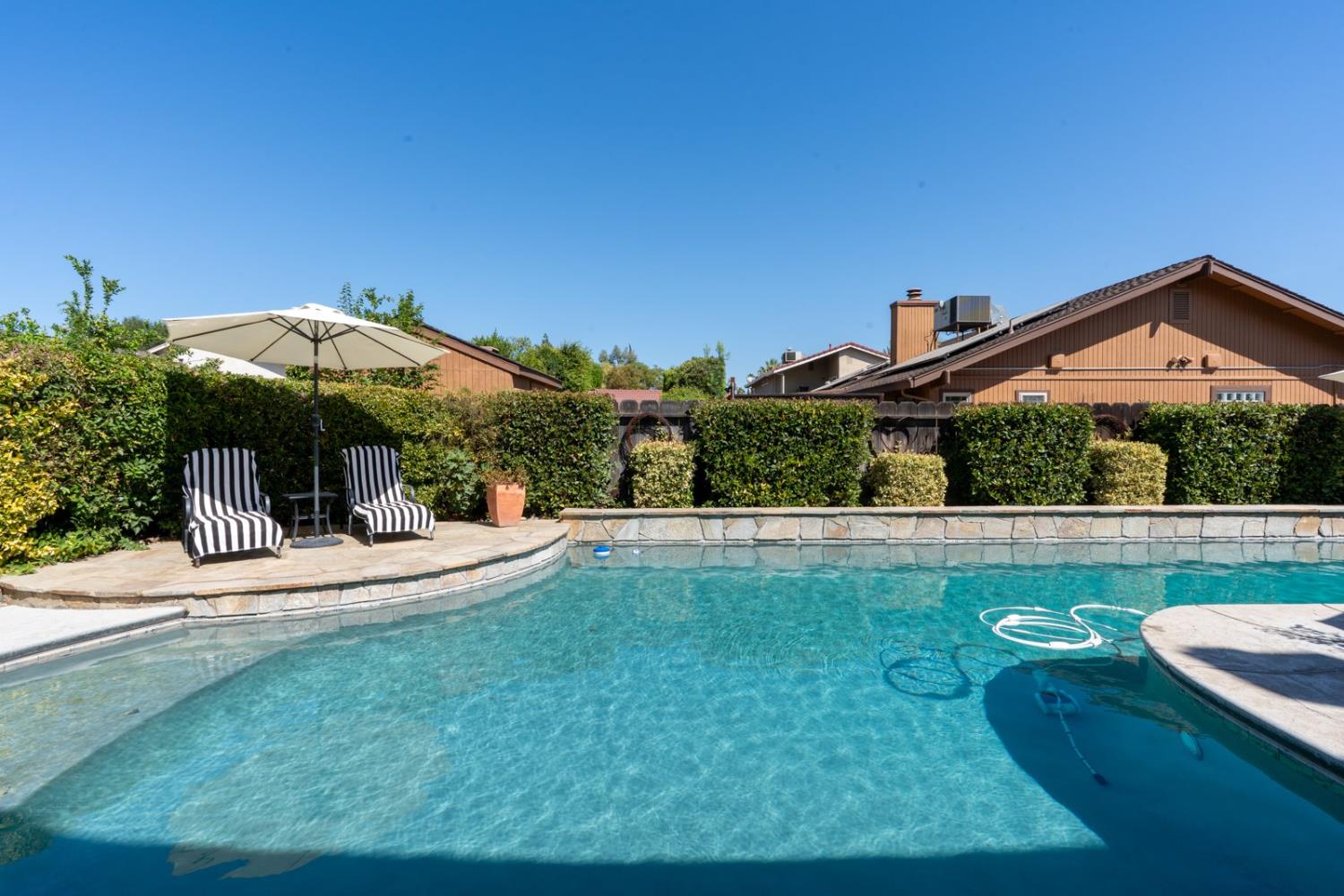 Los Banos, California 93635, United States, 4 Bedrooms Bedrooms, ,3 BathroomsBathrooms,Residential,Active,201012