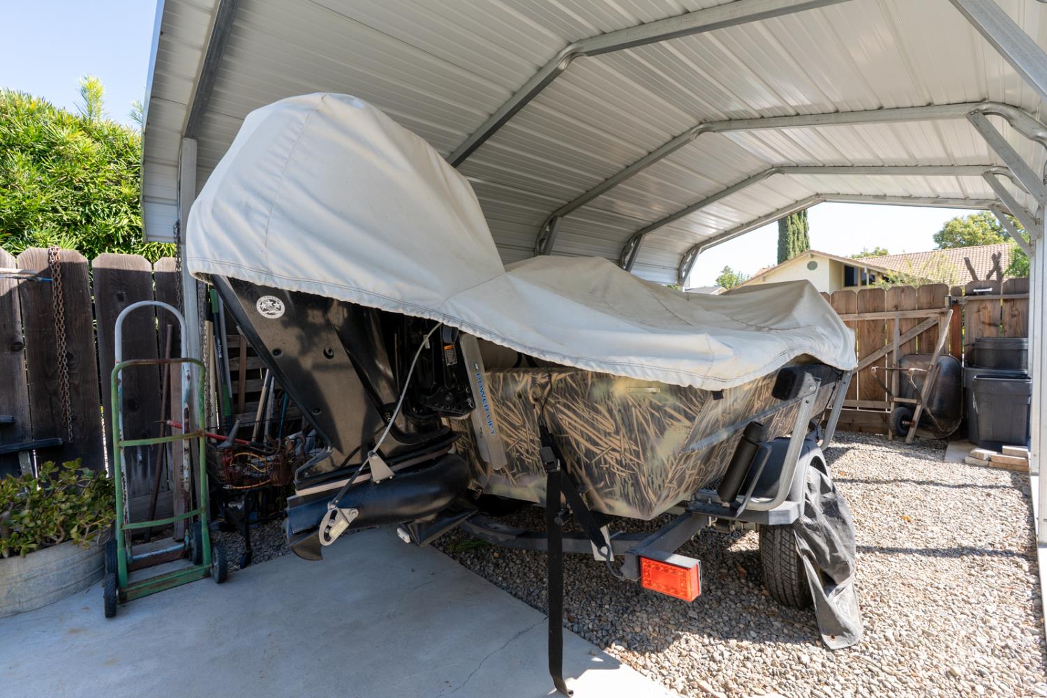 Los Banos, California 93635, United States, 4 Bedrooms Bedrooms, ,3 BathroomsBathrooms,Residential,Active,201012